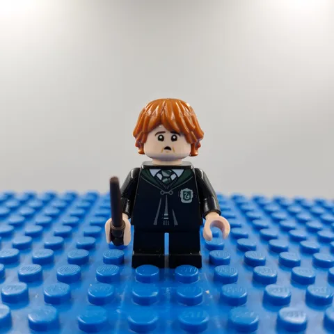 Ron Weasley (Black Slytherin Robe) LEGO Harry Potter hp287