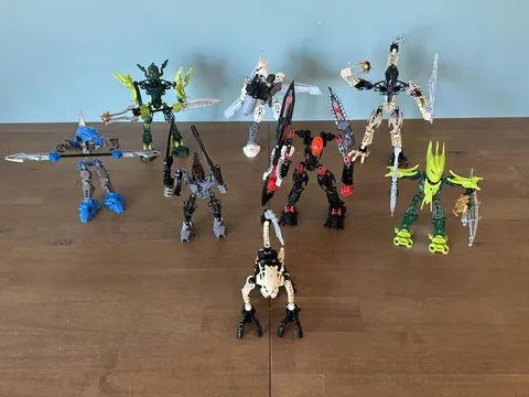 LEGO Bionicle 8590, 8977, 8972, 8685, 8986, 8983, 7117, 8978  Mixed Builds