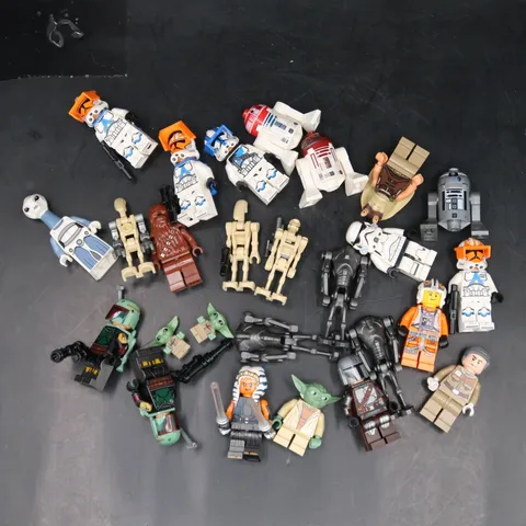 Lego Minifigure Lot Of 24 Minifigs Star Wars Clone Trooper Storm Trooper Yoda