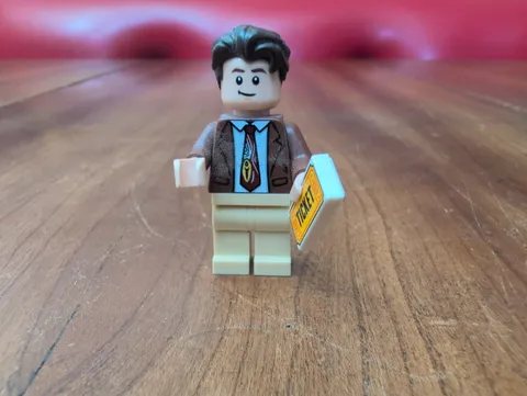 LEGO Friends TV Series FTV002 Chandler Bing Minifigure From Set 10292 Mini Fig
