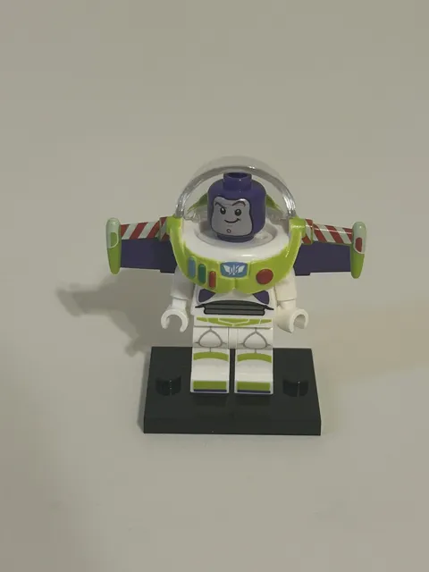 Lego Buzz Lightyear Minifigure w/ Rear Quarter Visor 10768 10771 10770 toy018