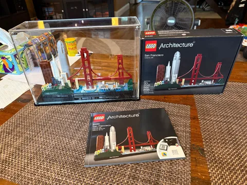 LEGO ARCHITECTURE: San Francisco (21043) 100% Complete + Box + Instructions