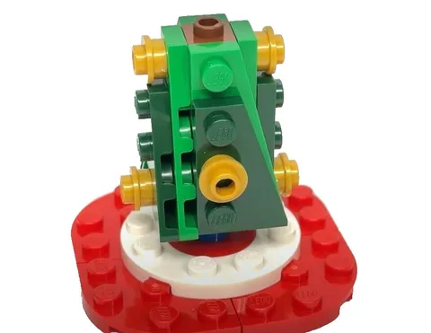NEW Lego Marvel Holiday Christmas Tree and Base Micro Set