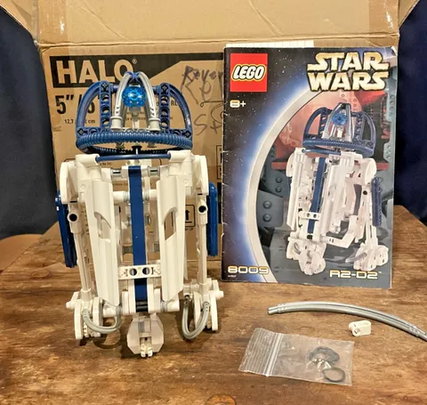 LEGO Star Wars: R2-D2 (8009) - Used Set