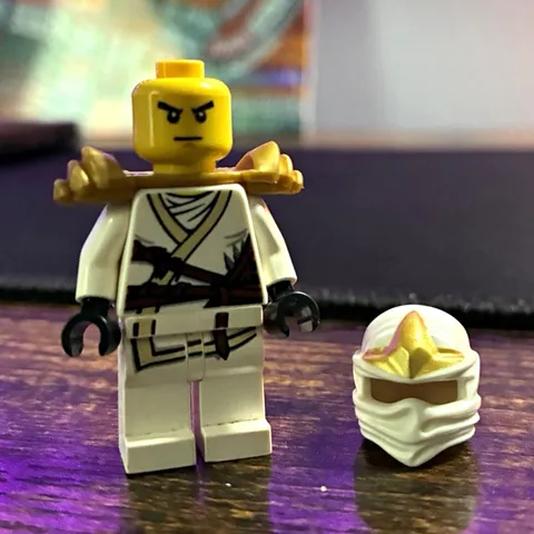 LEGO White Ninja Minifigure w/ Gold Shoulder Armor Hood/Helmet Headgear