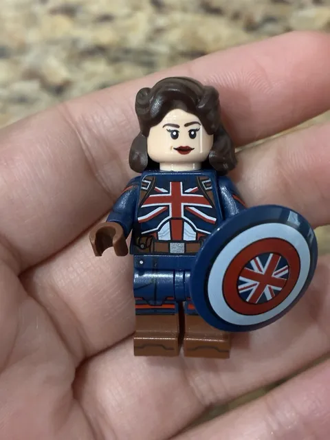 LEGO Marvel Super Heroes Captain Carter Minifigure with Shield