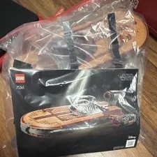 LEGO Star Wars UCS Luke Skywalker's Landspeeder 75341 1890pc 18+ Stand