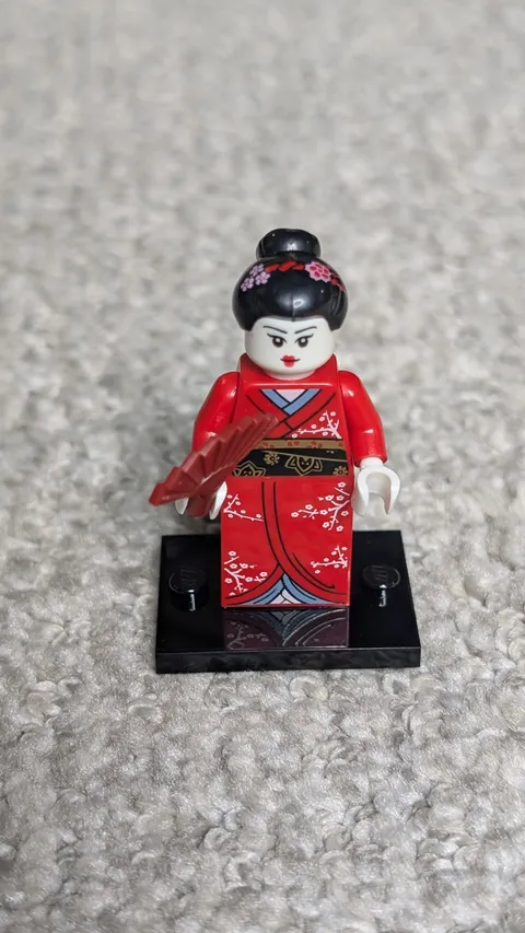 LEGO Kimono Girl Minifigure 8804 Collectible Series 4 