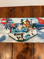 LEGO Limited Edition 40416 Ice Skating Rink Christmas 304 pcs Ages 7+