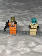 LEGO Star Wars Bossk Olive Green Minifigure Head 75167 And Blue Greedo Head