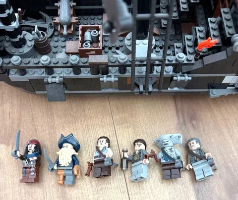 LEGO 4184 The Black Pearl Pirates of the Caribbean Complete without Box