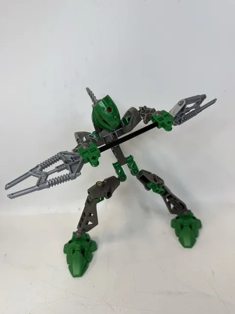LEGO BIONICLE #8589 Rahkshi Lerahk Complete No Kraata Slug