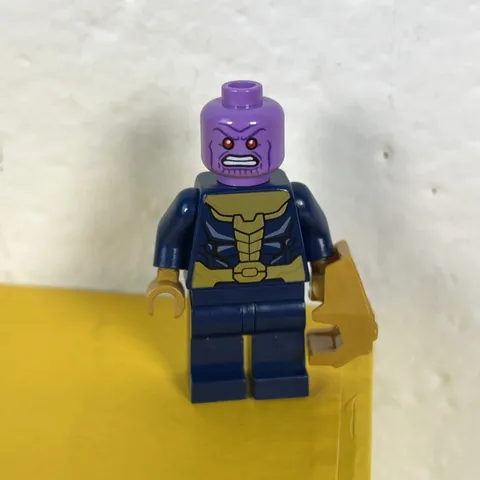 Lego Marvel Super Heroes sh0761 Thanos Avengers Minifig 76196 mini Gauntlet MG26