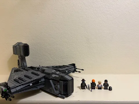 LEGO Star Wars: The Justifier (75323) - complete set with mini figs