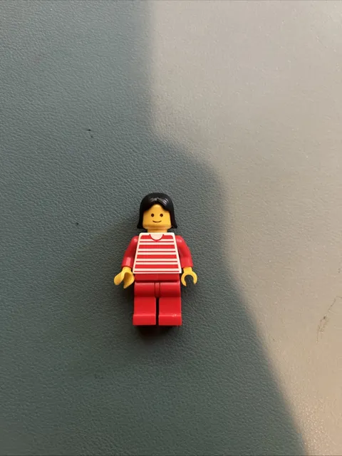 Lego Horizontal Lines Red - Red Arms-Red Legs, Black Female Hair Item No:trn010