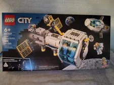 LEGO CITY SET #60349 LUNAR SPACE STATION- 5 ASTRONAUTS- FACTORY SEALED & NEW