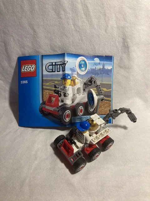 LEGO City Space Moon Buggy 3365 With Instructions Astronaut Car Vehicle 2011
