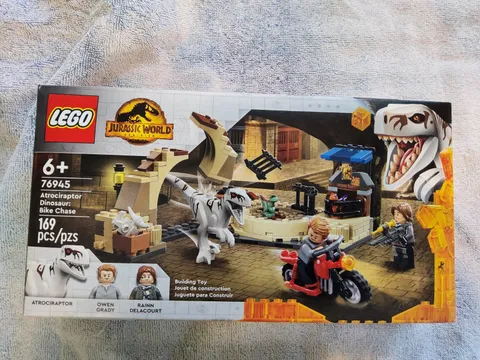 LEGO JURASSIC WORLD SET #76945 ATROCIRAPTOR DINOSAUR BIKE CHASE-NEW,  SEALED