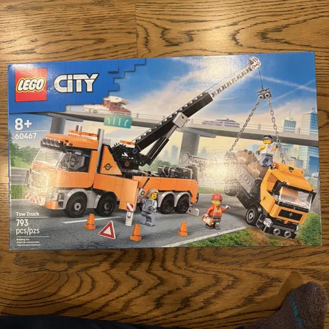 LEGO City 60467 Heavy-Duty Recovery Tow Truck Crane