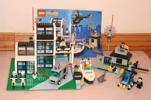 LEGO 6598 METRO POLICE STATION Vintage (1996) 100% Complete w/ Manual