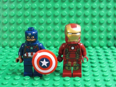 Lot 2 Lego Marvel Super Heroes Minifigs Captain America + Iron Man 76032 CM64