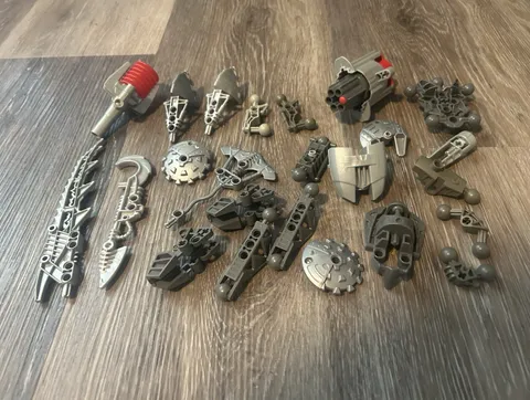 LEGO BIONICLE Bulk Parts Lot Gray/Black Assorted Pieces lot3