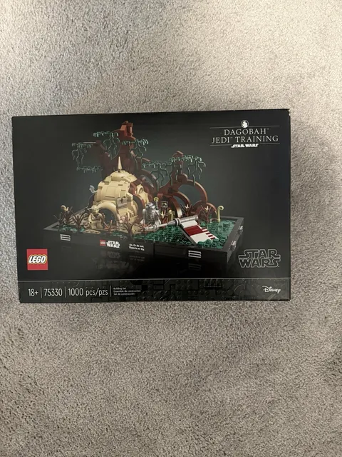 LEGO Star Wars: Dagobah Jedi Training Diorama (75330)