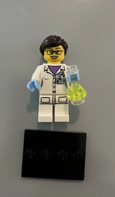 LEGO Minifigure Series 11 - Scientist READ