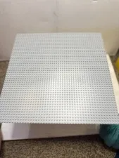 The gray LEGO Classic baseplate (measuring 48x48 studs) is presented.