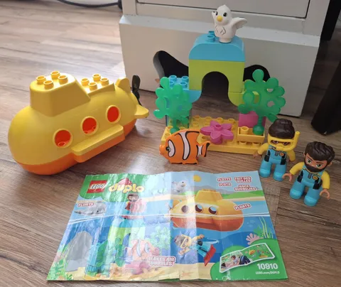 LEGO Duplo Set 10910 Yellow Submarine Adventures Divers Fish Seagull Incomplete