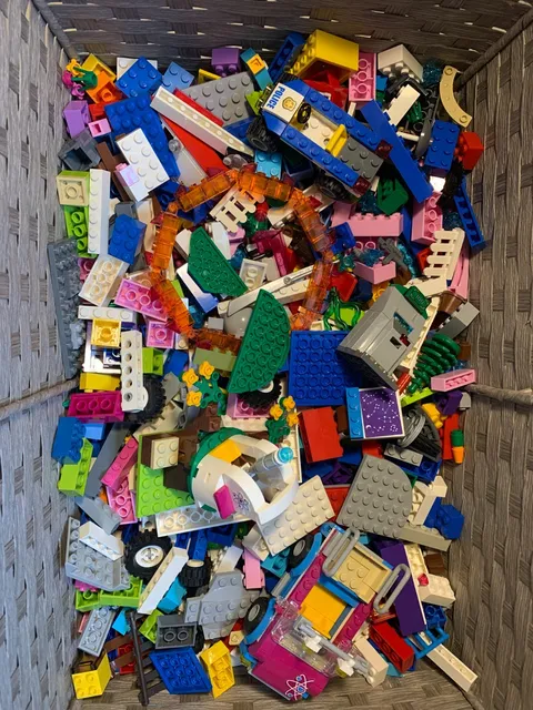 LEGO lot ~3 lbs, includes multiple sets and base plates