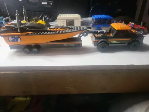 LEGO CITY: 4x4 with Powerboat (60085)