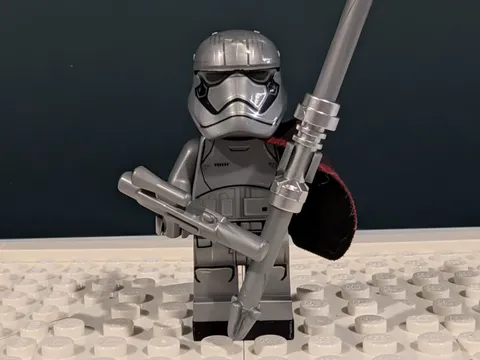 LEGO Star Wars Captain Phasma Minifigure Pointed SW0904 First Order AT-ST 75201