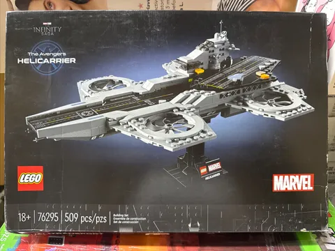 LEGO Super Heroes: The Avengers Helicarrier (76295) New