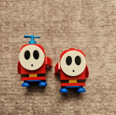 Lego Fly Shy Guy and Shy Guy 71386 Minifigure Lego Super Mario Series 2 