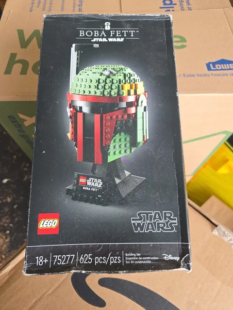 LEGO Star Wars: Boba Fett Helmet (75277) New Sealed Free Ship *Minor Box Damage 