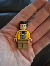 Lego Jurassic Park Dennis Nedry Minifigure from 76958 Dilophosaurus Ambush