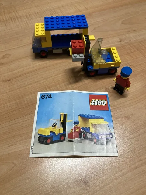 Vintage LEGO 674 Forklift & Truck Complete with Instructions
