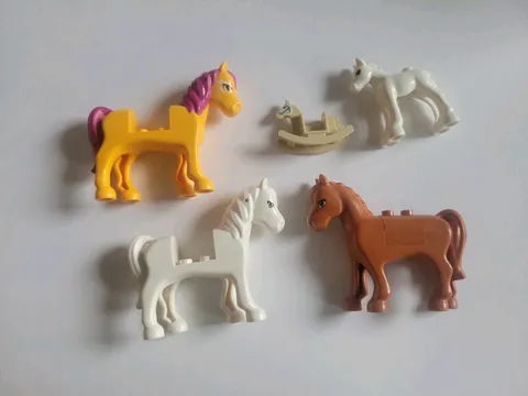 LEGO Friends Minifigure Animal Lot Horses With Baby And Rocking Horse