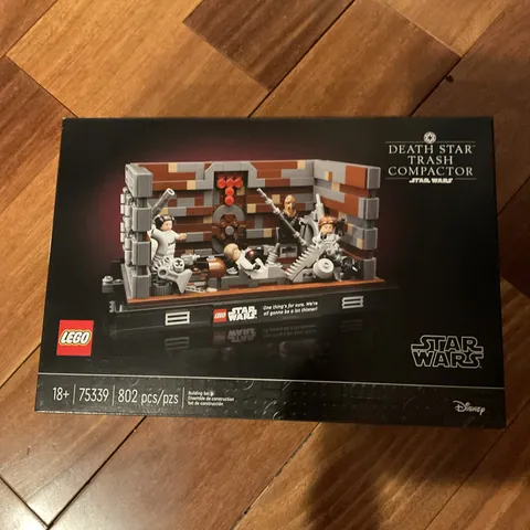 LEGO Star Wars 75339: Death Star Trash Compactor Diorama Retired Rare