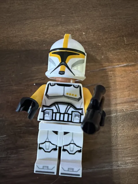 LEGO Star Wars Phase 1 Clone Commander Minifigure Yellow