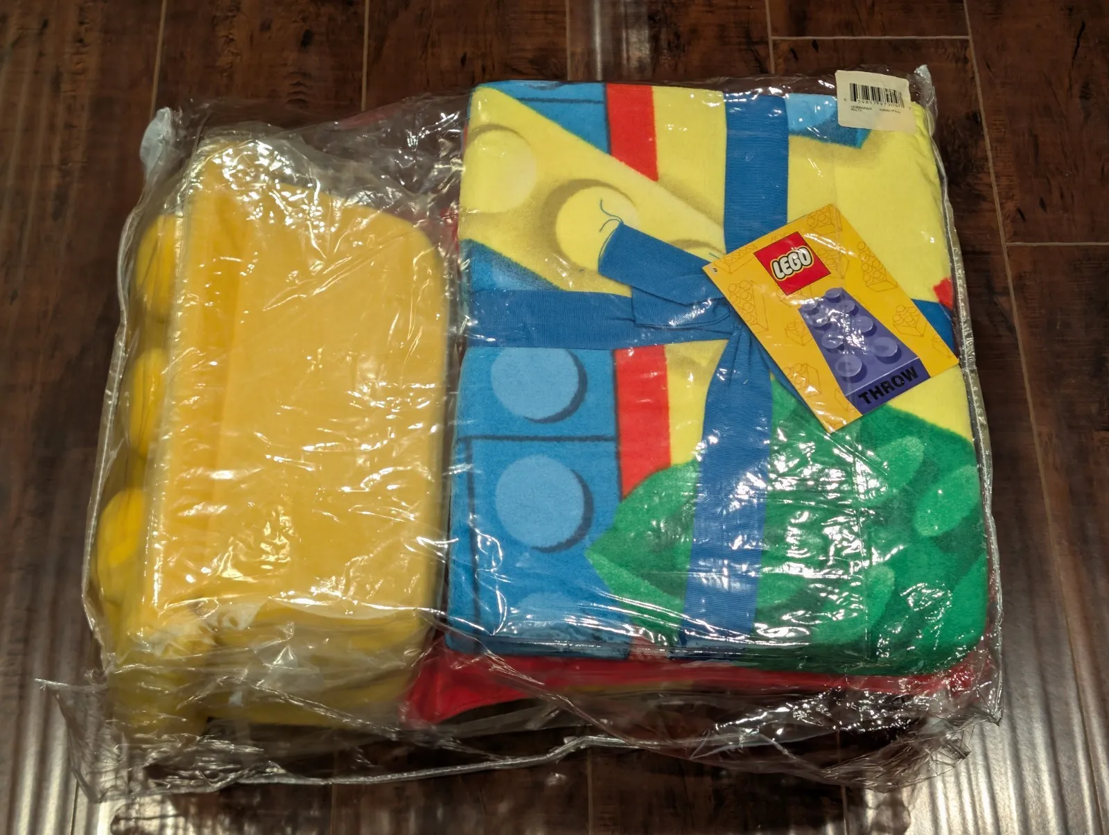 super RARE vintage LEGO pillow & throw set - brand new - 2 x pillow & 1 x throw
