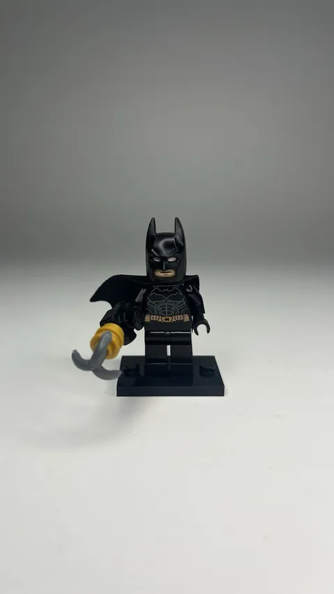 LEGO DC Batman Minifigure Batmobile Tumbler 76239