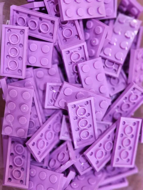 Lego 3020 Medium Lavender Qty 208 NEW Plate 2 x 4