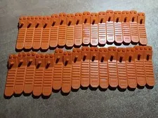 LEGO BULK LOT OF 32 ORANGE HUMAN TOOL BRICK & AXLE SEPARATOR #96874