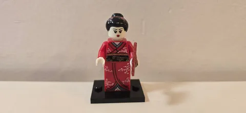 2011 Lego Series 4 - Kimono Girl col050/col04-2 Minifig - Complete