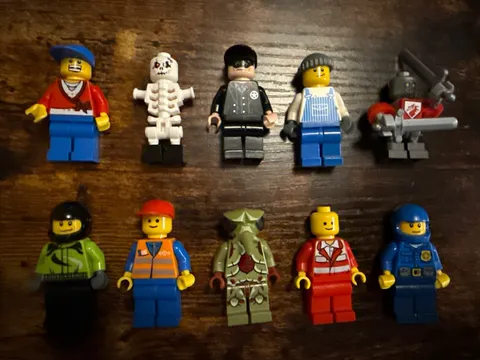 Lot of 10 LEGO Minifigures – Various Themes