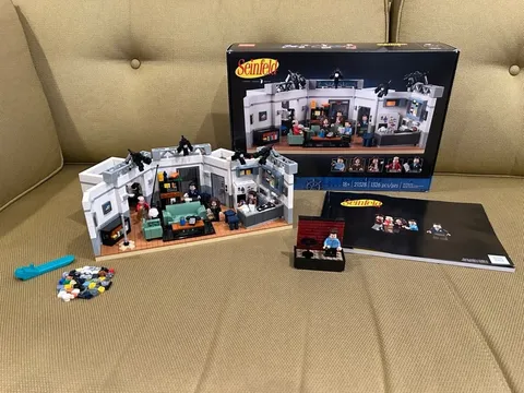 LEGO Ideas: Seinfeld 21328 Complete Set (includes box and instructions)