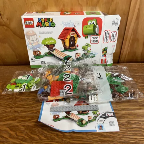 LEGO Super Mario Expansion Set 71367 Mario’s House & Yoshi New Open Box Complete