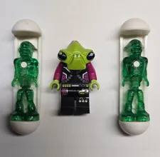 LEGO Space Police Alien Minifigure w/ 2 Glow-in-the-Dark Lige On Mars